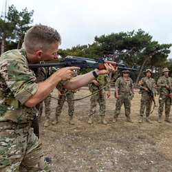 Tin thế giới 16-10: Pháp sẽ huấn luyện 2.000 binh sĩ Ukraine