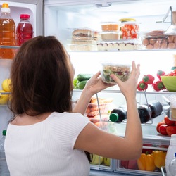 Podcast: Những cách giữ đồ ăn vẫn tươi, an toàn và đảm bảo dinh dưỡng khi trữ trong tủ lạnh