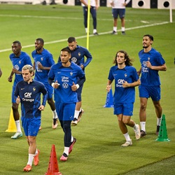 Podcast: 'Cúm lạc đà' mà 5 cầu thủ trong đội tuyển Pháp bị nhiễm nguy hiểm ra sao?