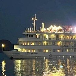 Bản tin tối 9-8: Chủ du thuyền cập mạn để khách giao lưu ở Hạ Long bị phạt 12 triệu