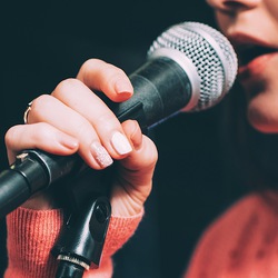 Podcast: Nguy cơ lây nhiễm bệnh đường hô hấp khi hát karaoke và cách phòng tránh