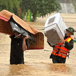 Podcast: Từ hôm nay miền Trung có đợt mưa lớn kéo dài, người dân cần lưu ý gì?