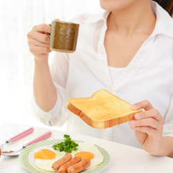 Podcast: Nhịn ăn sáng không tốt, nhưng ăn sáng sai cách cũng hại không kém