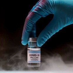 Podcast: Vắc xin COVID-19 Moderna, Pfizer được phát hiện bị 'lỗi', người đã tiêm liệu có bị tác dụng phụ?