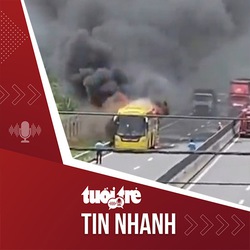 Tin tức tối 13-7: Xe giường nằm cháy trên cao tốc Trung Lương - Mỹ Thuận