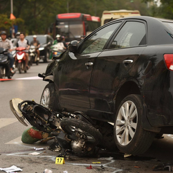 Giao xe cho người không có bằng lái, xảy ra tai nạn chủ xe có vô can?