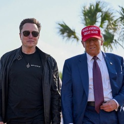 Tỉ phú Elon Musk có quyền lực quá lớn bên cạnh ông Donald Trump?