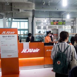 Jeju Air 'bốc hơi' gần 100 tỉ won sau thảm họa máy bay, khách hủy hơn 70.000 vé