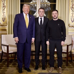 Tổng thống Ukraine Zelensky nói gì khi gặp ông Donald Trump tại Pháp?