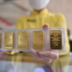 Đấu thầu vàng thành công 8.100 lượng, giá vàng SJC thị trường giảm 1 triệu đồng/lượng