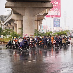 Những kiểu trú mưa ướt thì không ướt, nhưng 'lạnh sống lưng'