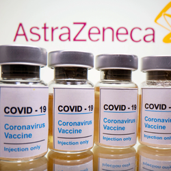 AstraZeneca thừa nhận vắc xin COVID-19 của hãng này có thể gây cục máu đông