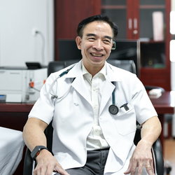 Cựu giám đốc Bệnh viện Bạch Mai Nguyễn Quang Tuấn: 'Ngã ở đâu đứng dậy ở đó'