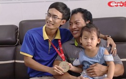 Lực sĩ khuyết tật Lê Văn Công - Người trao huy chương sự sống