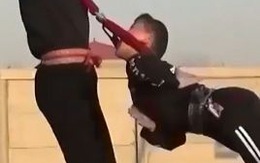 Những đứa trẻ khổ luyện trong lò luyện xiếc ở Trung Quốc