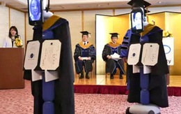 Robot nhận bằng tốt nghiệp dùm sinh viên vì Covid-19