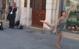 Bố động viên con gái tự tin thể hiện đam mê múa trên phố