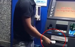 'Chết cười' với thanh niên 'giỡn nhây' với cây ATM và cái kết bị nuốt mất tiền