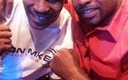 Mike Tyson đánh Roy Jones không có trọng tài, knock-out trong 8 hiệp!