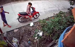Người phụ nữ vứt rác bừa bãi, 3 tiếng sau bị chàng trai trả lại rác
