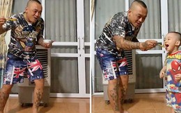 Bố dùng tuyệt chiêu dỗ con ăn hết bát cơm siêu dễ thương