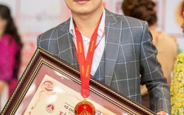 Nhạc sĩ Nguyễn Văn Chung nhận kỷ lục Việt Nam