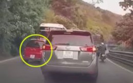 Tài xế ôtô suýt trả giá vì 'loi nhoi' vượt ẩu trên đèo Bảo Lộc