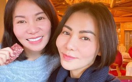 Thu Minh gây lú vì chụp hình với chị ruột mà ngỡ phiên bản sinh đôi