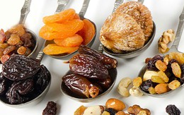 Trái cây khô, ngon miệng nhưng có bổ?
