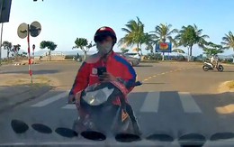 Shipper mải dán mắt vào điện thoại tông thẳng vào ôtô