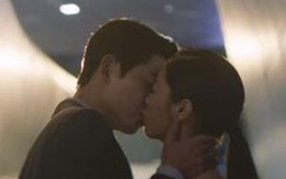 Nụ hôn của Song Joong Ki và Yeo Bin đưa Vincenzo lên top rating