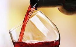 Mối liên hệ xấu giữa rượu vang và đột quỵ, tổn thương tim, ung thư