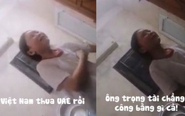 Bé gái ấm ức vì trọng tài bắt trận Việt Nam - UAE 'không công bằng'