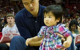 Con gái Yao Ming mới 11 tuổi đã cao hơn cả Lionel Messi