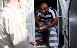 Mike Tyson từng 'thác loạn' trong tù để được giảm án