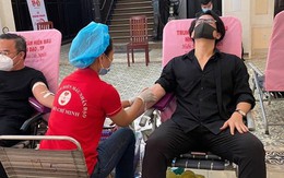 Netizen phát hiện Hà Anh Tuấn lặng lẽ đi hiến máu nhân đạo