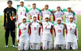 Sự thật vụ 8 cầu thủ nam giả gái thi đấu của bóng đá Iran