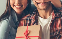 Chồng lên mạng kể khổ vì vợ mua quà sinh nhật bằng tiền của mình