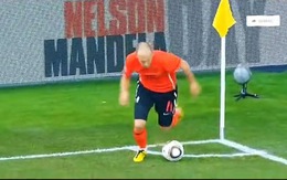 Robben đá phạt góc 'lươn lẹo' bị đối thủ bắt bài