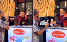 Chàng trai bán kem Thổ Nhĩ Kỳ nổi quạu vì gặp khách nhây