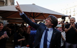 Ban lãnh đạo Catalonia tuyên bố vẫn đi làm dù bị phế truất