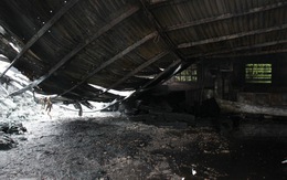 Cháy suốt đêm, kho chứa nông sản 5.000m2 ở Bình Định bị thiêu rụi