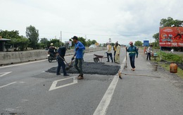 Đang bảo trì, quốc lộ 1 qua Bình Thuận đã dặm vá tan nát