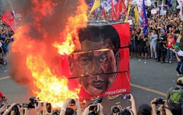 Hàng ngàn người biểu tình phản đối tổng thống Philippines