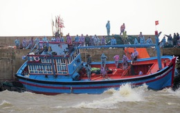 Quảng Ngãi: Tìm thấy thi thể ngư dân bị sóng cuốn trôi
