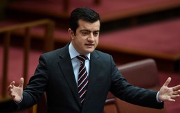 Thượng nghị sĩ Úc mất chức trong đảng vì phát ngôn ‘bậy’ về Biển Đông