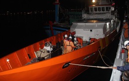 Tàu cá Bình Định gặp nạn, trôi dạt nhiều giờ trên biển