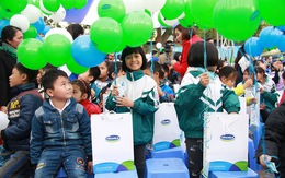 Vinamilk trao 70.500 ly sữa cho trẻ em Hưng Yên