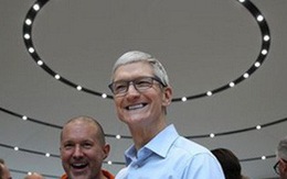 Lãnh đạo Apple nhận lương khủng còn bị buộc xài… chuyên cơ riêng