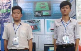 Hai học sinh sáng tạo máy đọc tài liệu dành cho người khiếm thị
